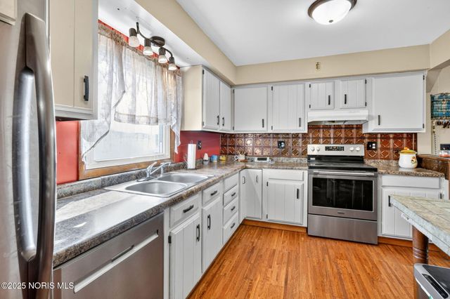 2094 Kelsey Avenue, Toledo, OH 43605