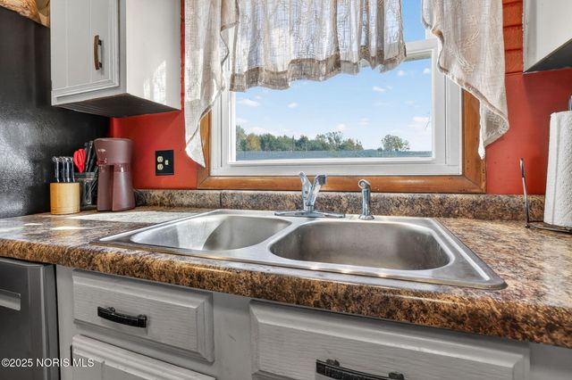 2094 Kelsey Avenue, Toledo, OH 43605