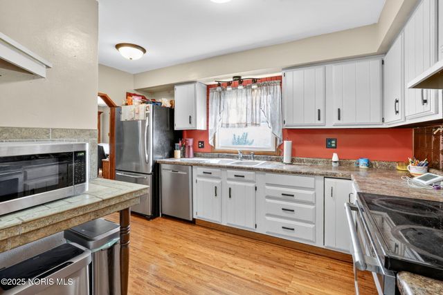 2094 Kelsey Avenue, Toledo, OH 43605