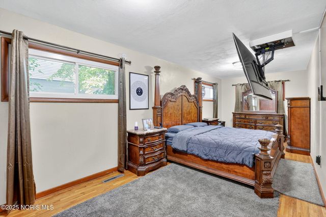 2094 Kelsey Avenue, Toledo, OH 43605