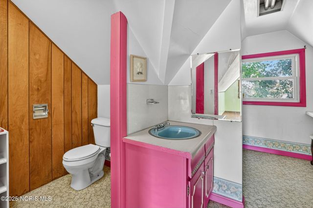 2094 Kelsey Avenue, Toledo, OH 43605