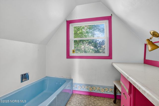 2094 Kelsey Avenue, Toledo, OH 43605