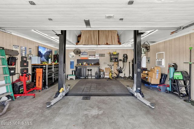 2094 Kelsey Avenue, Toledo, OH 43605