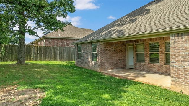 531 Carlson Street, Centerton, AR 72719