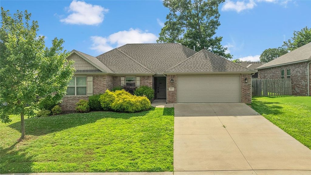 531 Carlson Street, Centerton, AR 72719