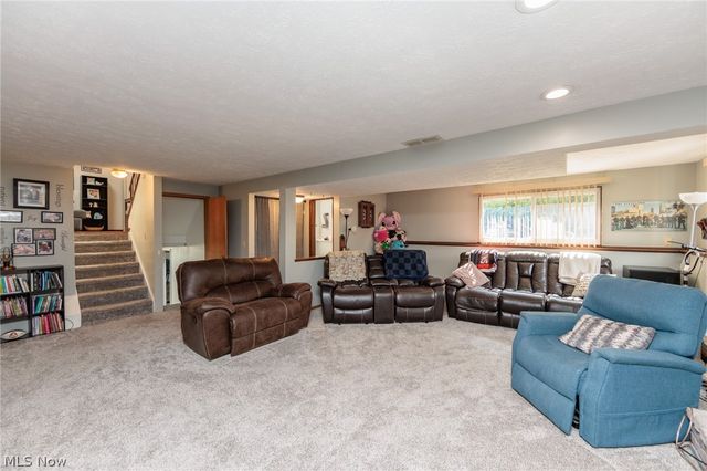 8543 Greenbriar Drive, Olmsted Twp, OH 44138