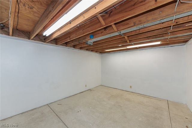 8543 Greenbriar Drive, Olmsted Twp, OH 44138