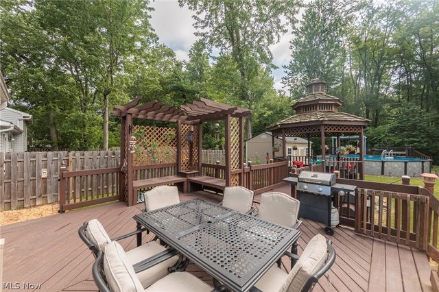 8543 Greenbriar Drive, Olmsted Twp, OH 44138