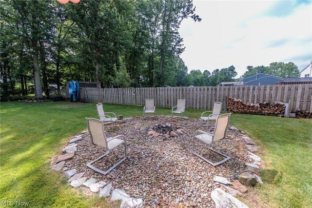 8543 Greenbriar Drive, Olmsted Twp, OH 44138