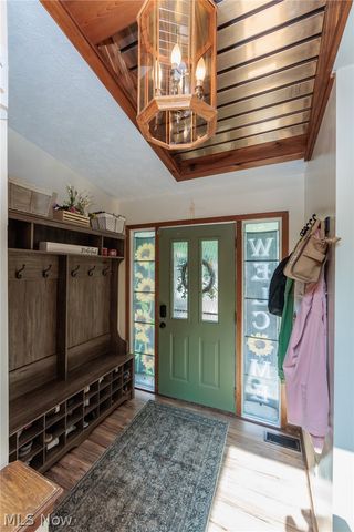 8543 Greenbriar Drive, Olmsted Twp, OH 44138