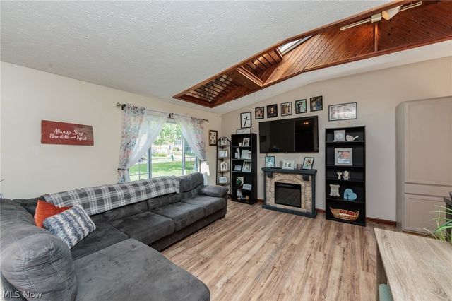 8543 Greenbriar Drive, Olmsted Twp, OH 44138