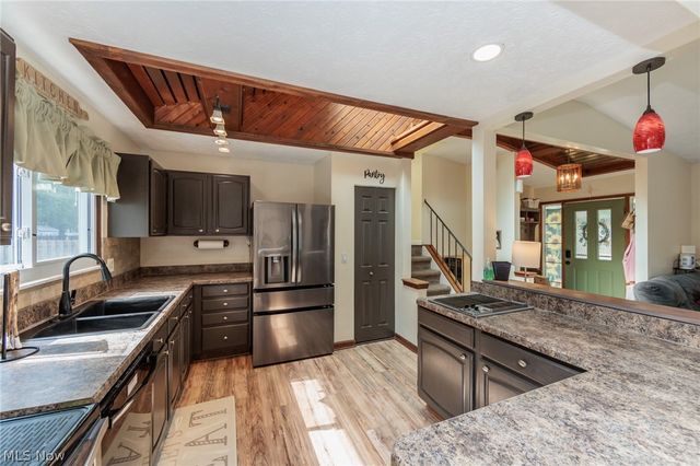 8543 Greenbriar Drive, Olmsted Twp, OH 44138