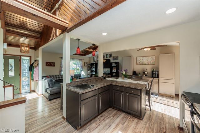 8543 Greenbriar Drive, Olmsted Twp, OH 44138