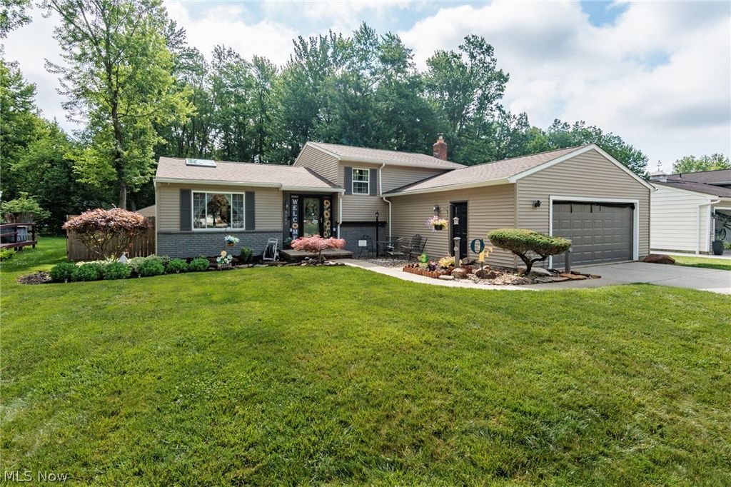 8543 Greenbriar Drive, Olmsted Twp, OH 44138