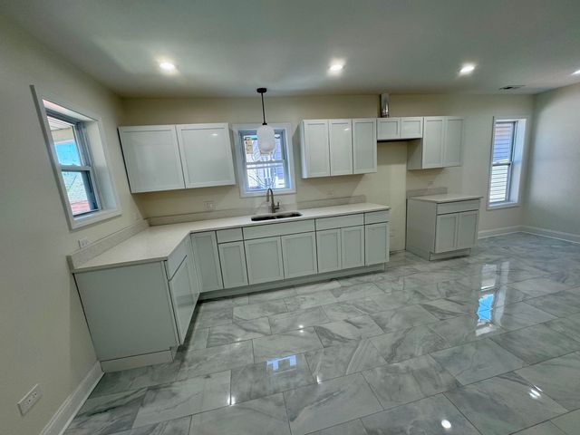 13226 S Burley Avenue, Chicago, IL 60633