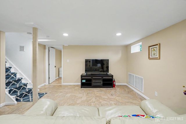 10 Sunset Boulevard, East Brunswick, NJ 08816