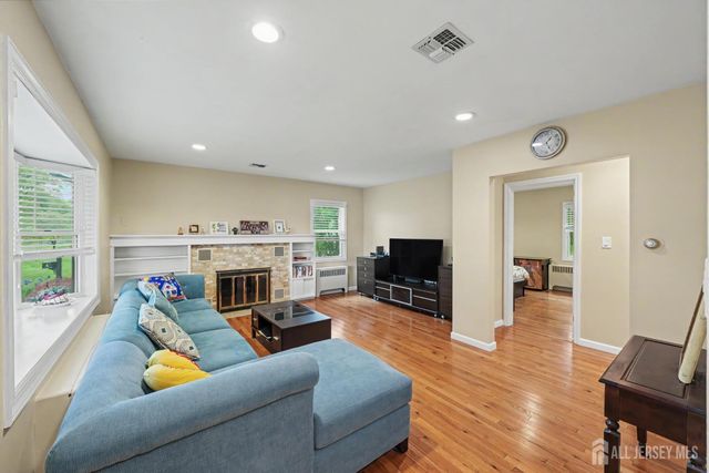 10 Sunset Boulevard, East Brunswick, NJ 08816