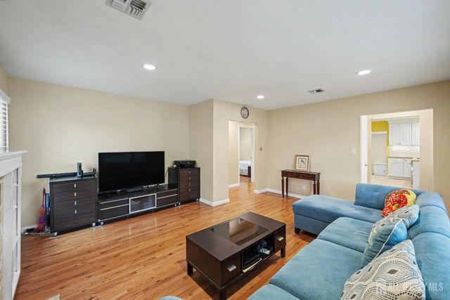 10 Sunset Boulevard, East Brunswick, NJ 08816