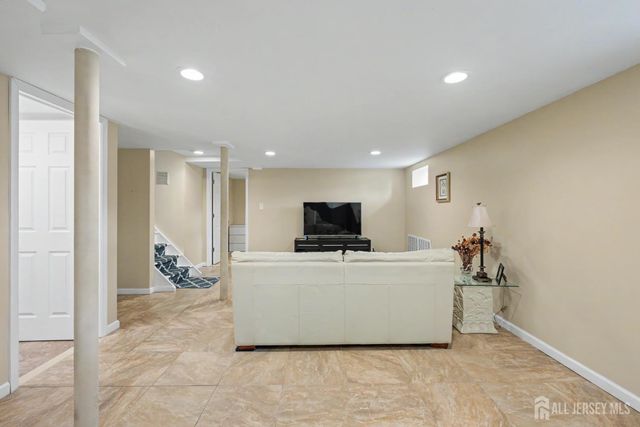 10 Sunset Boulevard, East Brunswick, NJ 08816