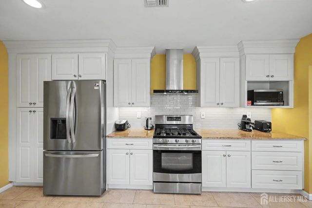 10 Sunset Boulevard, East Brunswick, NJ 08816