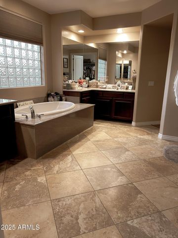 4450 S RIO Drive, Chandler, AZ 85249