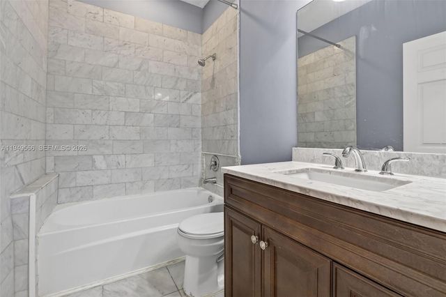 2216 NW 72nd Ter, Pembroke Pines, FL 33024