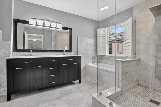 2216 NW 72nd Ter, Pembroke Pines, FL 33024