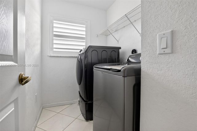 2216 NW 72nd Ter, Pembroke Pines, FL 33024