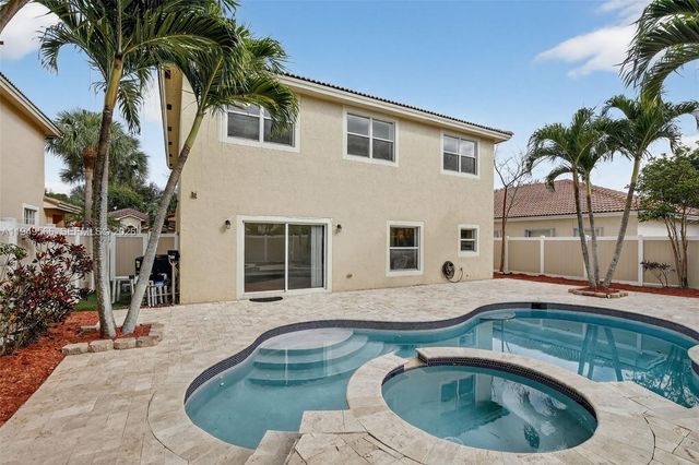 2216 NW 72nd Ter, Pembroke Pines, FL 33024