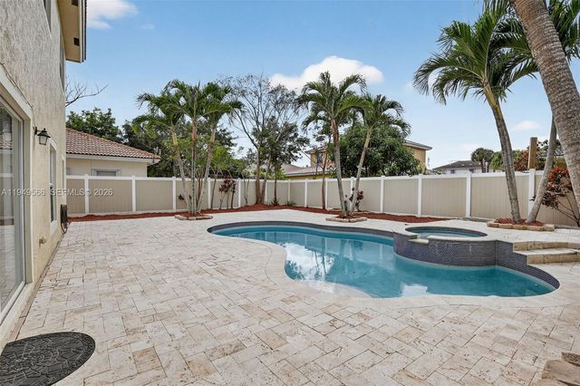 2216 NW 72nd Ter, Pembroke Pines, FL 33024