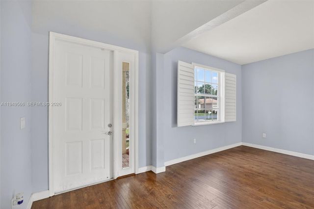 2216 NW 72nd Ter, Pembroke Pines, FL 33024