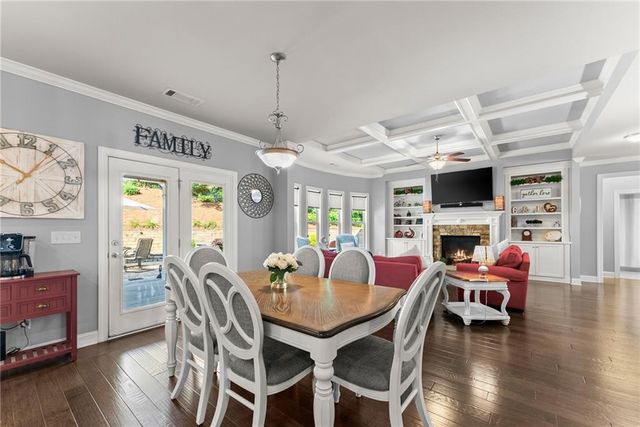 5157 Sunlake Drive, Hoschton, GA 30548
