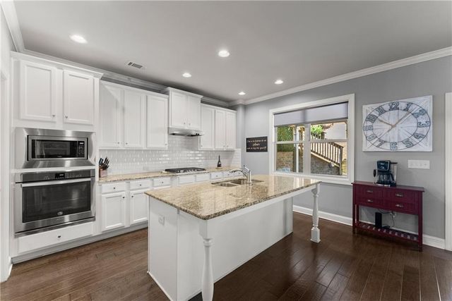 5157 Sunlake Drive, Hoschton, GA 30548