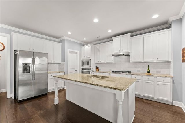 5157 Sunlake Drive, Hoschton, GA 30548
