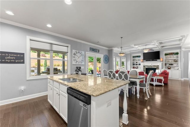 5157 Sunlake Drive, Hoschton, GA 30548