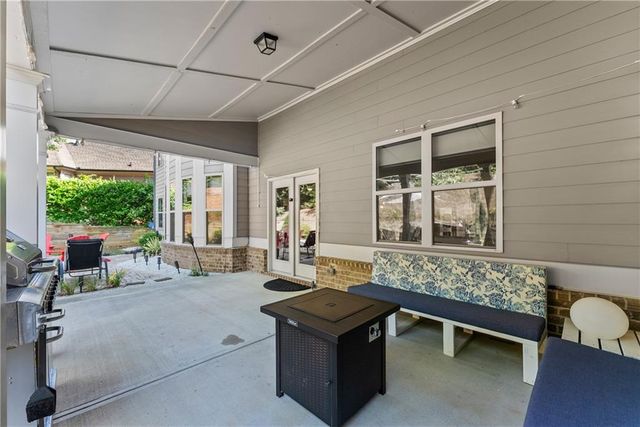 5157 Sunlake Drive, Hoschton, GA 30548