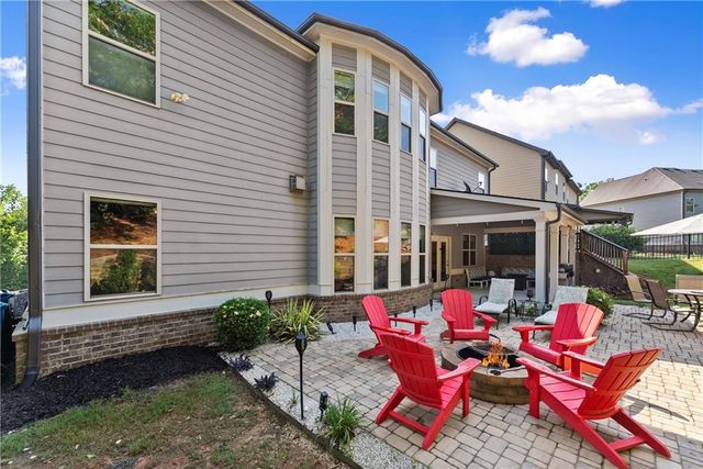 5157 Sunlake Drive, Hoschton, GA 30548
