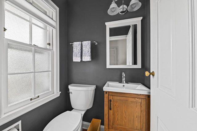 5832 N Kent AVENUE, Whitefish Bay, WI 53217