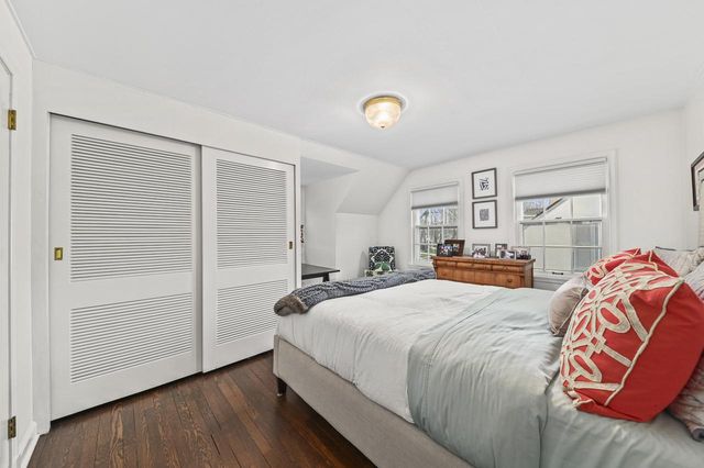 5832 N Kent AVENUE, Whitefish Bay, WI 53217