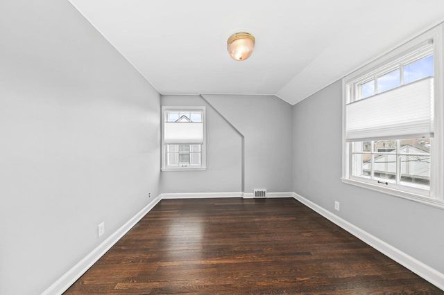 5832 N Kent AVENUE, Whitefish Bay, WI 53217