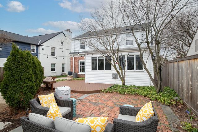 5832 N Kent AVENUE, Whitefish Bay, WI 53217