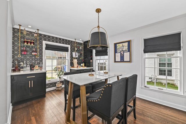 5832 N Kent AVENUE, Whitefish Bay, WI 53217