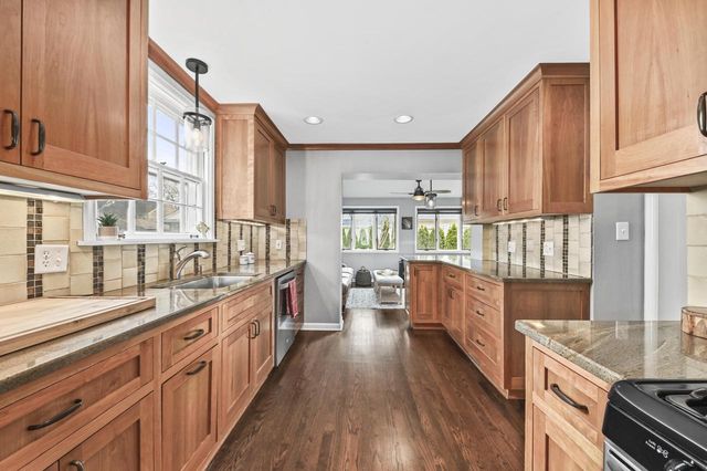 5832 N Kent AVENUE, Whitefish Bay, WI 53217