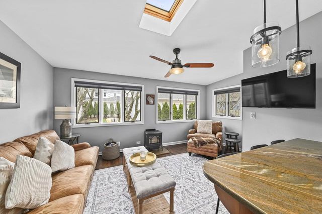 5832 N Kent AVENUE, Whitefish Bay, WI 53217