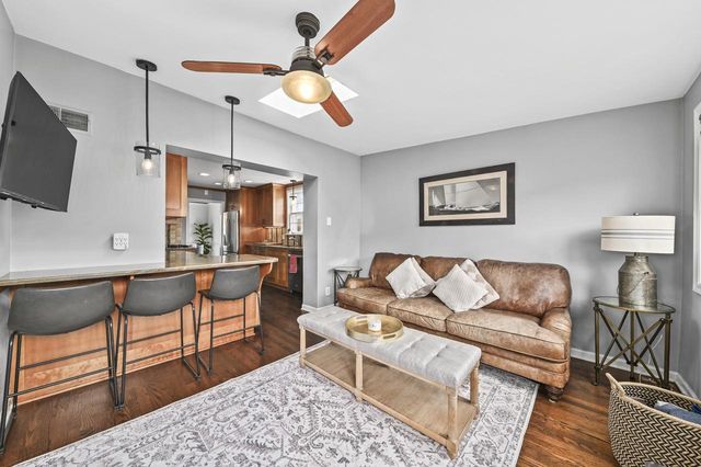 5832 N Kent AVENUE, Whitefish Bay, WI 53217