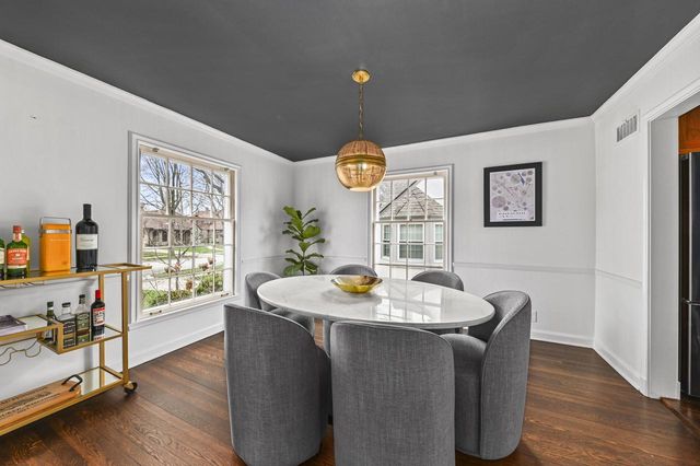 5832 N Kent AVENUE, Whitefish Bay, WI 53217