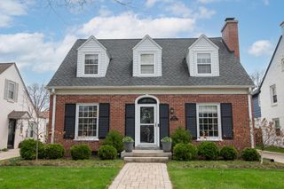 5832 N Kent AVENUE, Whitefish Bay, WI 53217