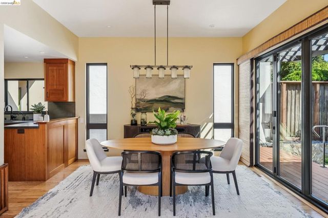 576 Vistamont Ave, Berkeley, CA 94708