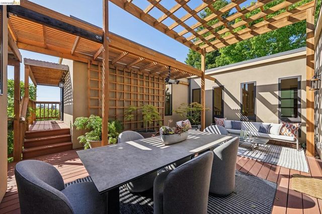 576 Vistamont Ave, Berkeley, CA 94708
