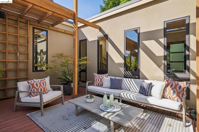 576 Vistamont Ave, Berkeley, CA 94708